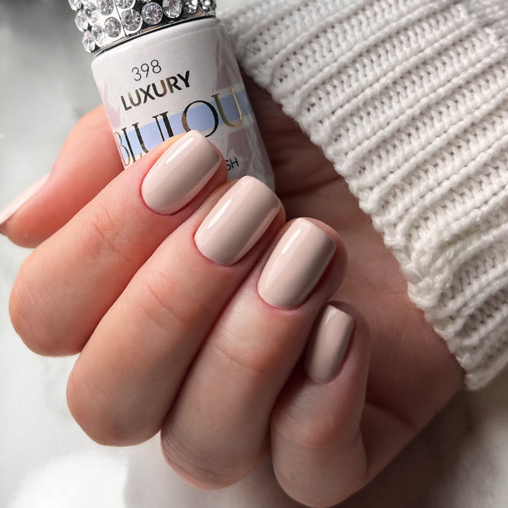 Nude Nails – how to achieve the perfect nude manicure?