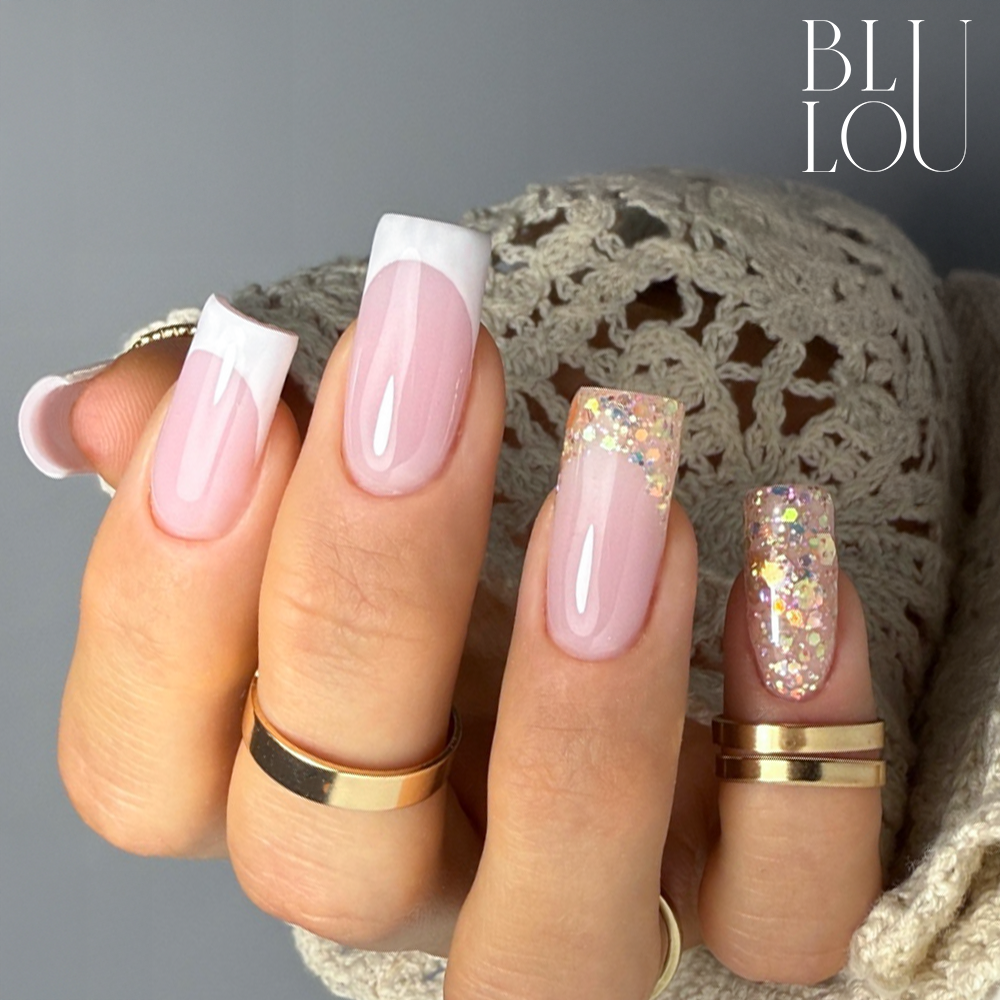 French manicure dans une nouvelle version – classique ou couleur ?